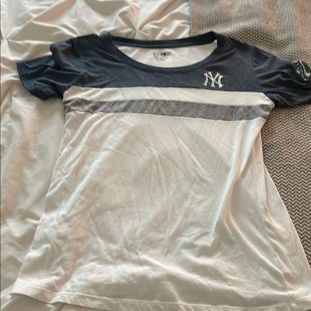 New Era Navy and White Kids NY Yankees Tee